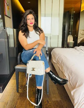 Tannu - Zirakpur Call Girl Gorgeous Zirakpur Call Girl